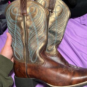 Ariat